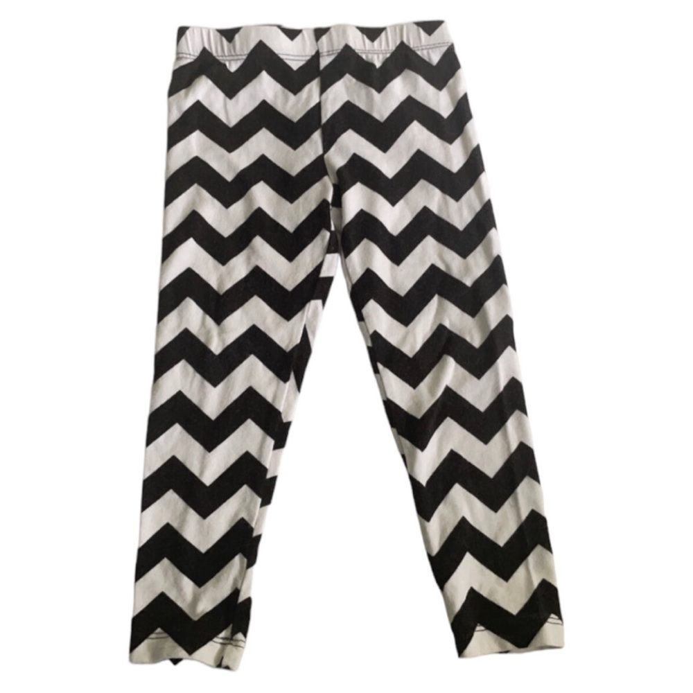 Rare Editions chevron black and white leggings